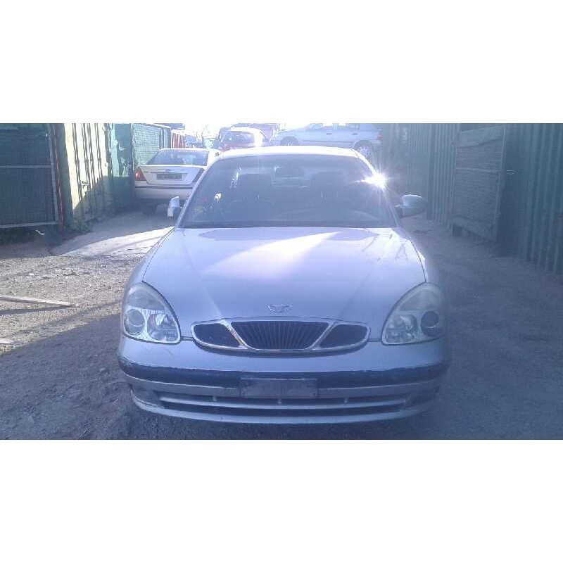 daewoo nubira berlina del año 2000