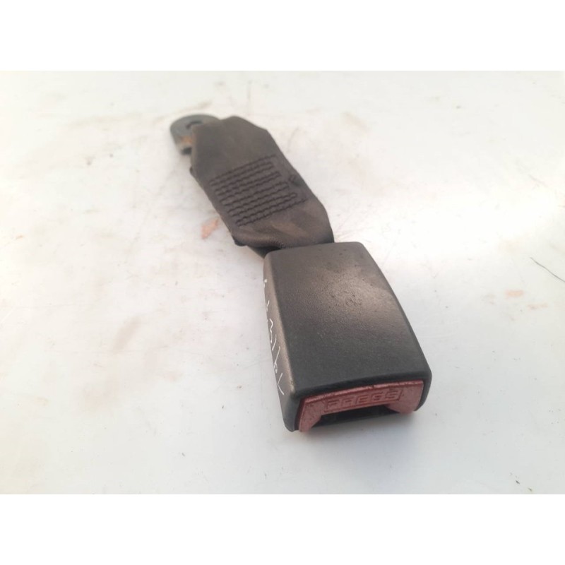 Recambio de enganche cinturon trasero izquierdo para nissan micra (k12e) acenta referencia OEM IAM 88842AX311  
