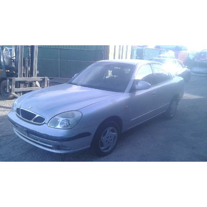 daewoo nubira berlina del año 2000