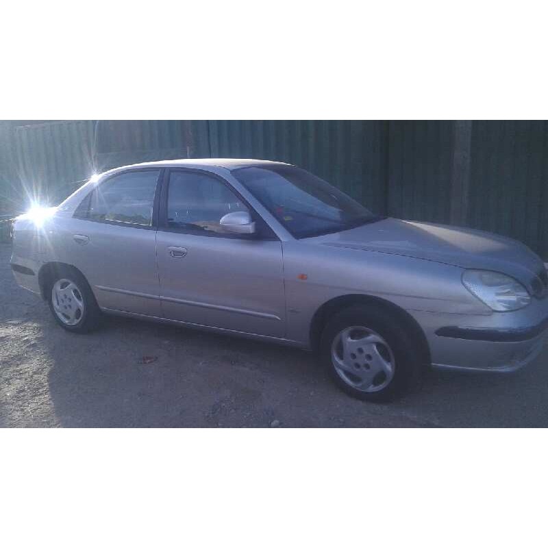 daewoo nubira berlina del año 2000