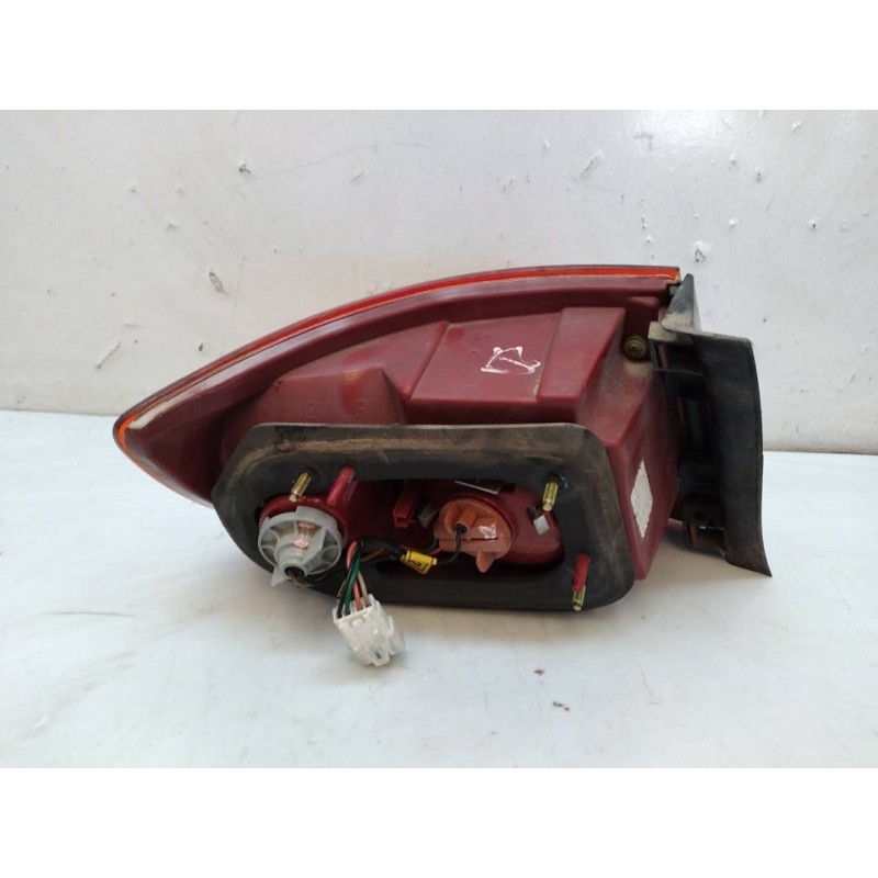 Recambio de piloto trasero derecho para hyundai elantra (xd) 1.6 comfort (5-ptas.) referencia OEM IAM 2