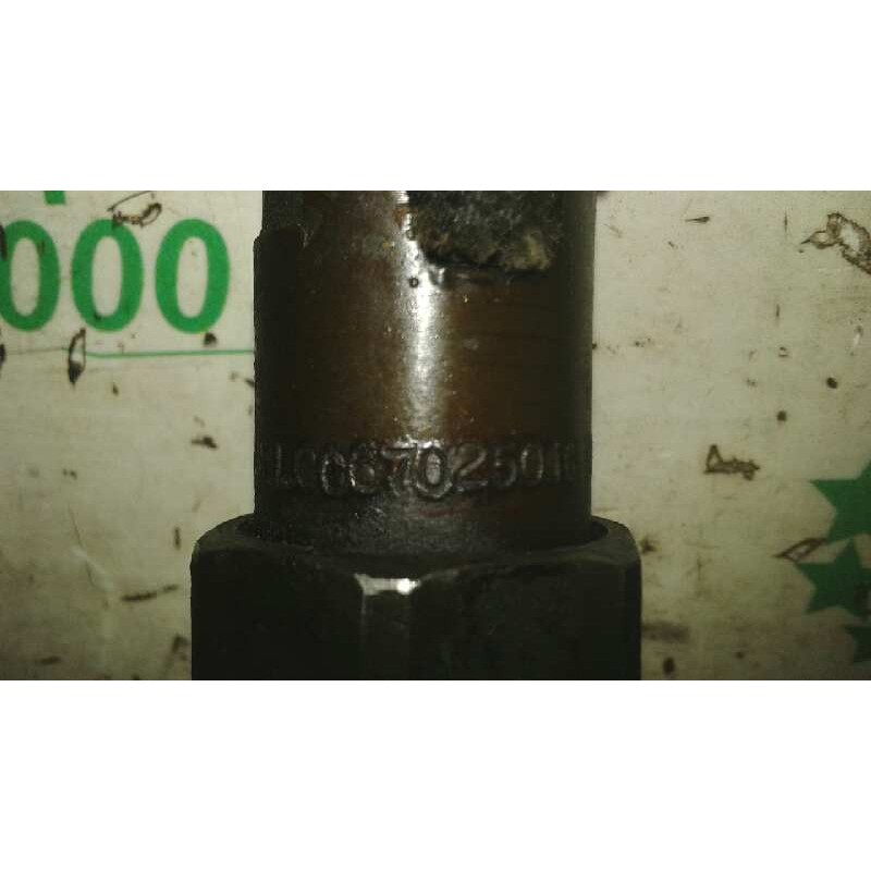 Recambio de inyector para nissan serie l 35.08 referencia OEM IAM NLCC6702501C 2