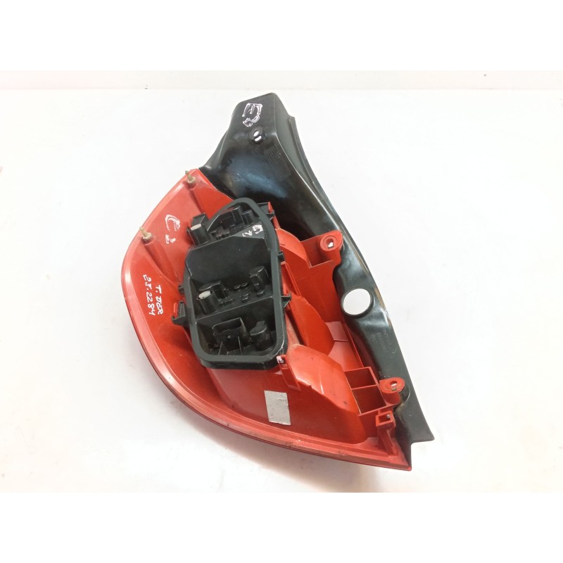 Recambio de piloto trasero derecho para renault clio iii confort dynamique referencia OEM IAM 2