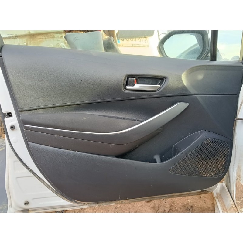 Recambio de guarnecido puerta delantera izquierda para toyota corolla hatchback (_e21_, _ea1_, _eh1_) 1.8 hybrid (zwe211) refere - Blanco