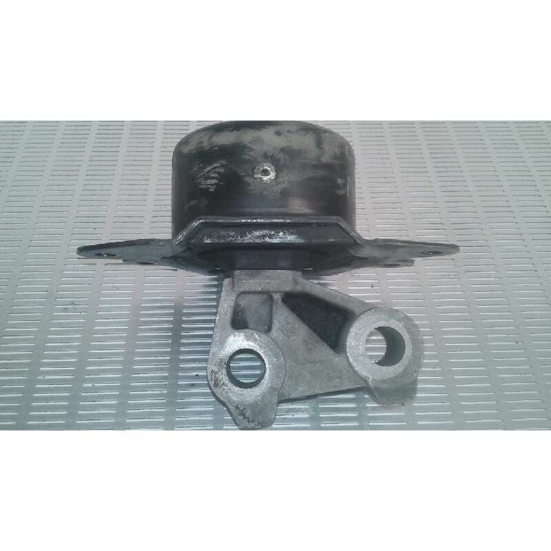Recambio de soporte cambio para opel corsa c 1.3 16v cdti cat (z 13 dt / ln9) referencia OEM IAM 13109300  GM - Blanco