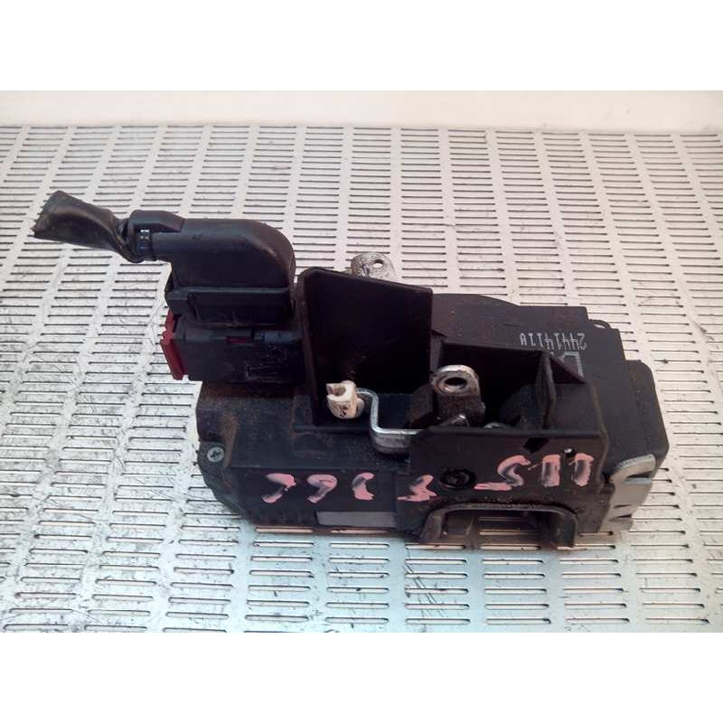 Recambio de cerradura puerta delantera izquierda para opel vectra b berlina 2.0 dti referencia OEM IAM 24414110  