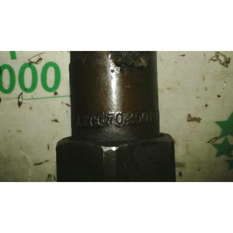 Recambio de inyector para nissan serie l 35.08 referencia OEM IAM NLCC670201C 2