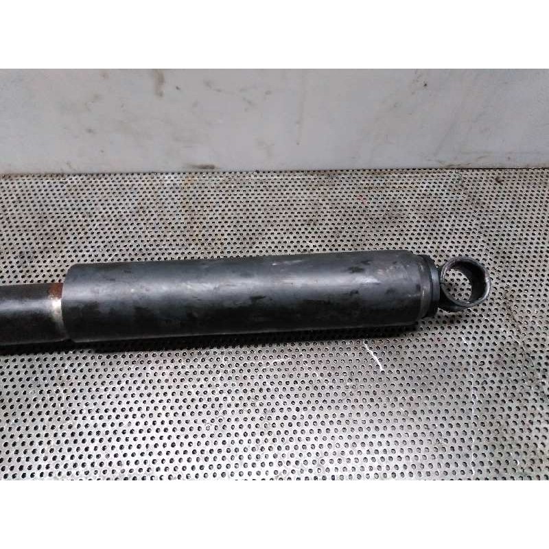 Recambio de amortiguador trasero izquierdo para nissan terrano/terrano.ii (r20) 2.7 turbodiesel referencia OEM IAM - Blanco 2