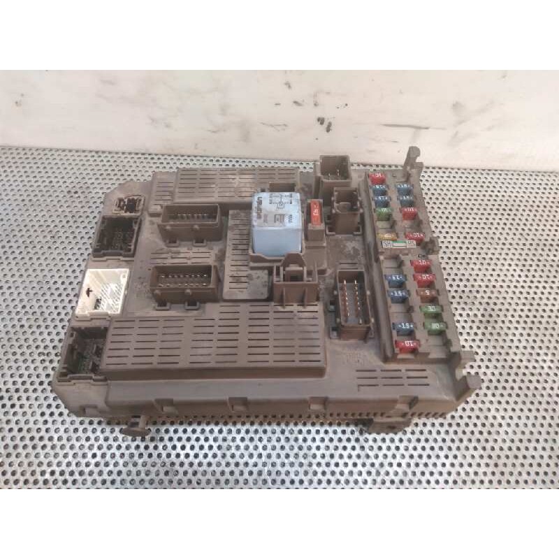 Recambio de caja reles / fusibles para citroën c5 berlina 2.0 hdi premier referencia OEM IAM 9637466180  