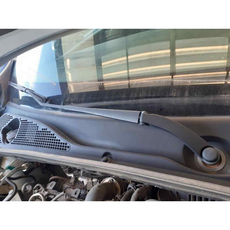 Recambio de brazo limpia delantero derecho para dacia dokker essential referencia OEM IAM 2