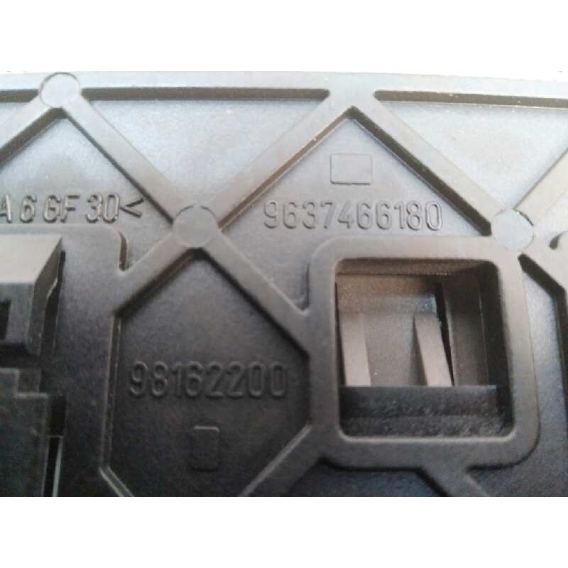 Recambio de caja reles / fusibles para citroën c5 berlina 2.0 hdi premier referencia OEM IAM 9637466180 - Gris 2