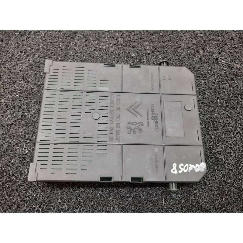Recambio de caja reles / fusibles para peugeot 3008 active referencia OEM IAM - Negro 2