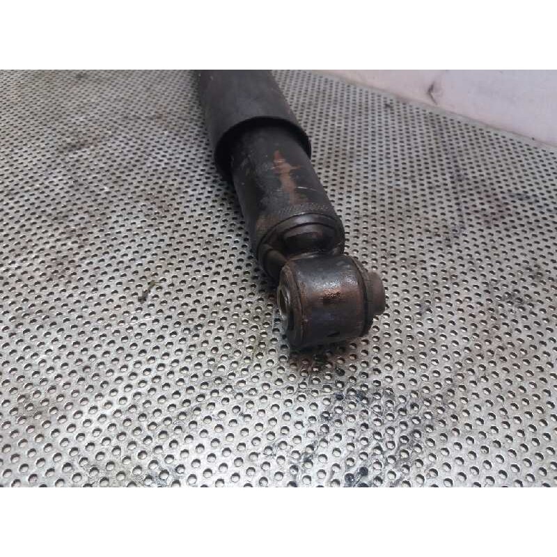 Recambio de amortiguador trasero derecho para nissan cabstar e 3.0d referencia OEM IAM - Blanco 3