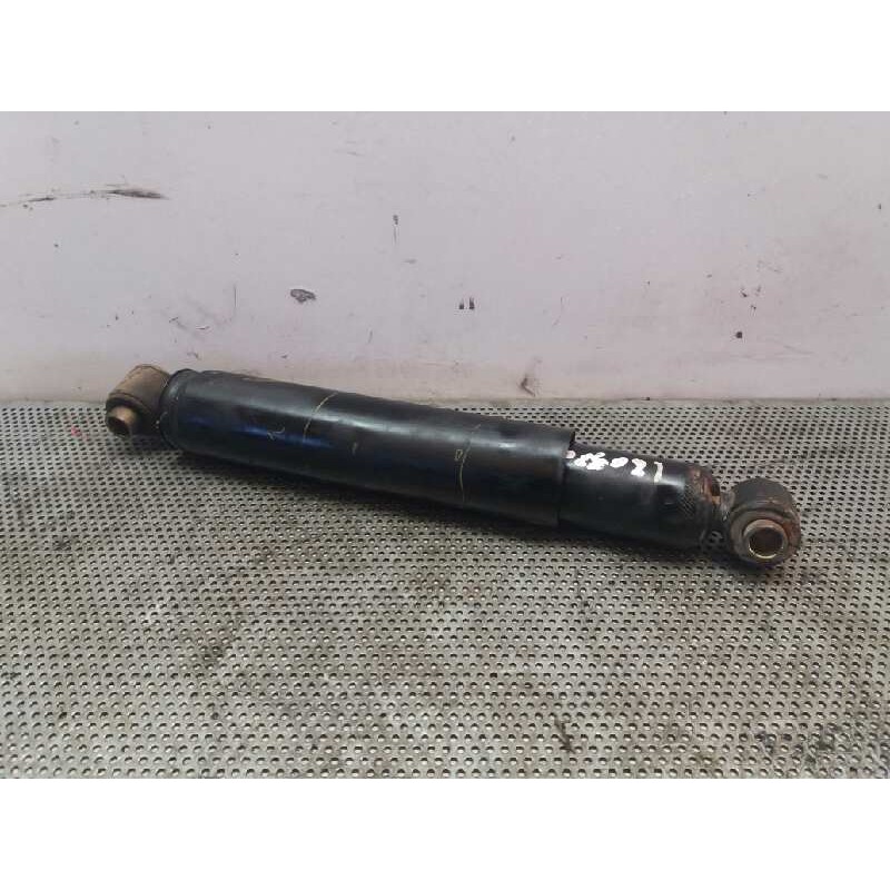 Recambio de amortiguador trasero izquierdo para nissan cabstar e 3.0d referencia OEM IAM   