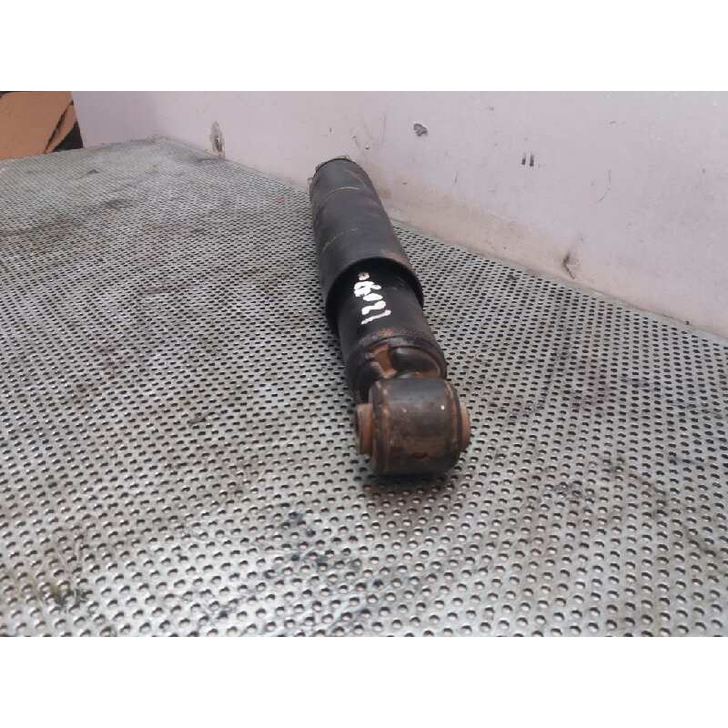 Recambio de amortiguador trasero izquierdo para nissan cabstar e 3.0d referencia OEM IAM - Blanco 2