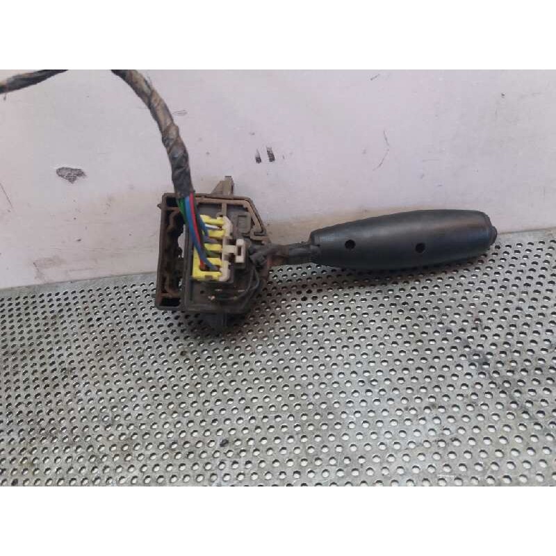 Recambio de mando limpia para nissan cabstar e 3.0d referencia OEM IAM 8X29G - Blanco 2