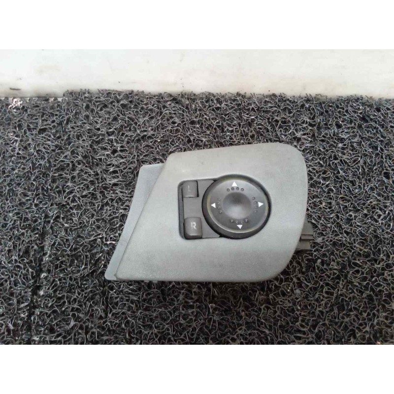 Recambio de mando retrovisor para skoda octavia berlina (1u2) 1.9 tdi slx referencia OEM IAM 1U1959565C  