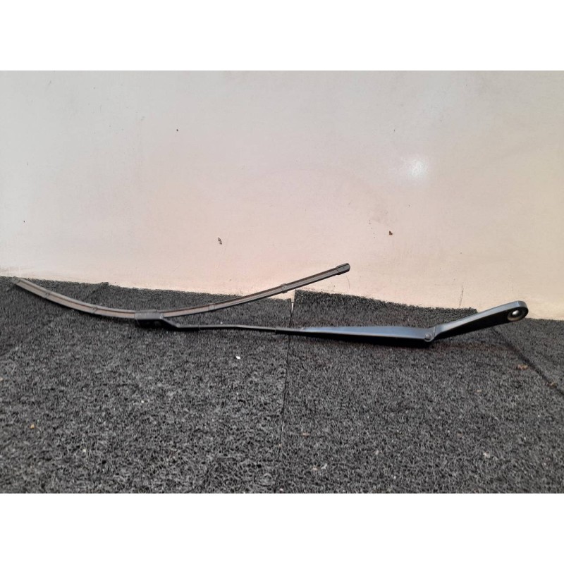 Recambio de brazo limpia delantero izquierdo para jaguar xe prestige referencia OEM IAM GX7317527AC  