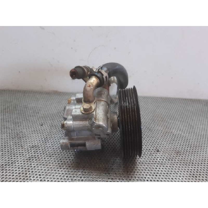 Recambio de bomba direccion para toyota avensis berlina (t25) 2.0 16v cat referencia OEM IAM U3K11967  U0B 4