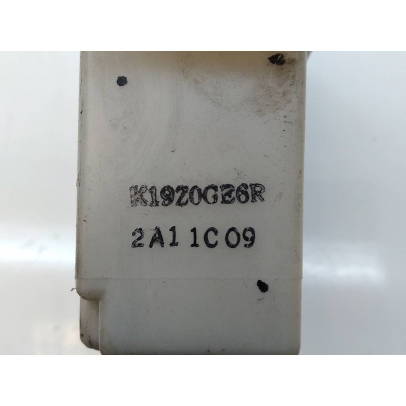 Recambio de mando climatizador para mazda 626 berlina (gf) 2.0 turbodiesel cat referencia OEM IAM K19Z0GE6R 2