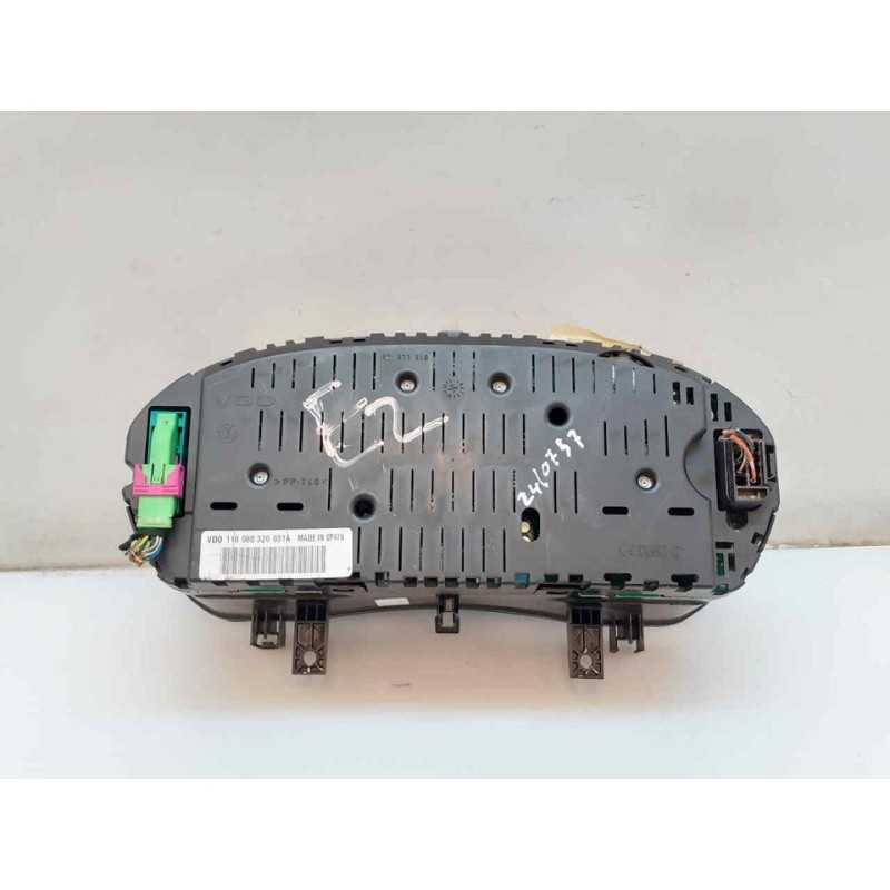 Recambio de cuadro instrumentos para volkswagen polo (9n3) united referencia OEM IAM 110080320031A  VDO - Rojo 3