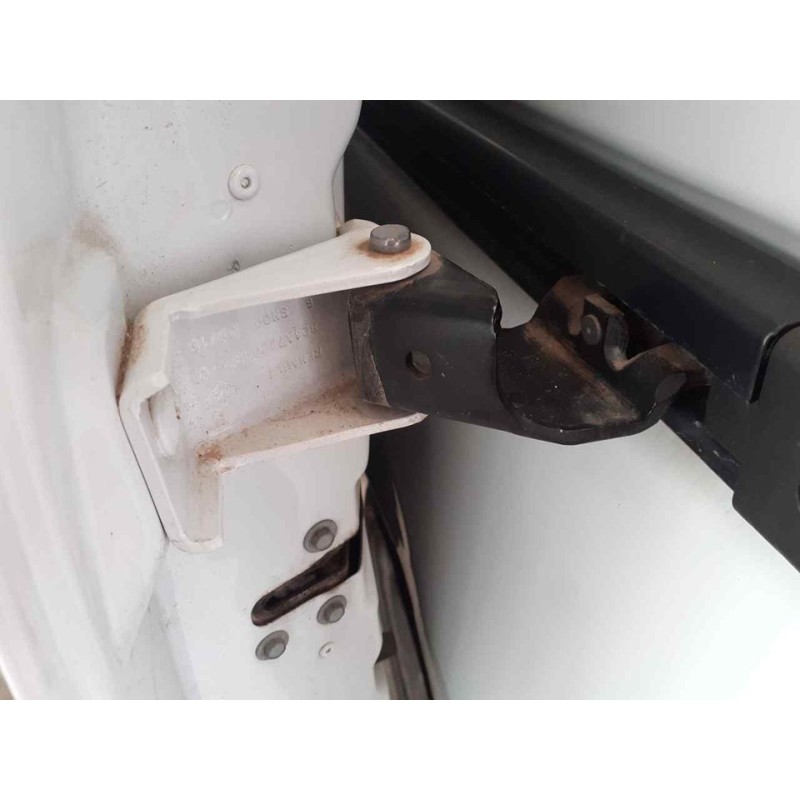 Recambio de soporte / guia puerta corredera para dacia dokker essential referencia OEM IAM 2