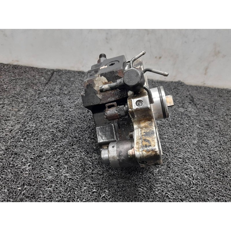 Recambio de bomba inyeccion para kia carens 2.0 crdi lx monovolumen referencia OEM IAM 2