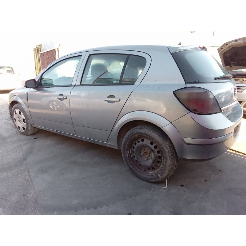 opel astra h berlina del año 2004