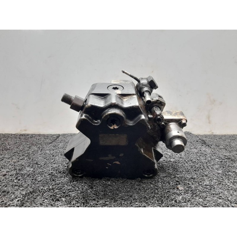 Recambio de bomba inyeccion para kia carens 2.0 crdi lx monovolumen referencia OEM IAM 3