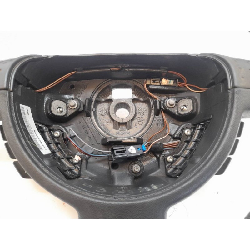 Recambio de volante para opel corsa c referencia OEM IAM - Blanco 2