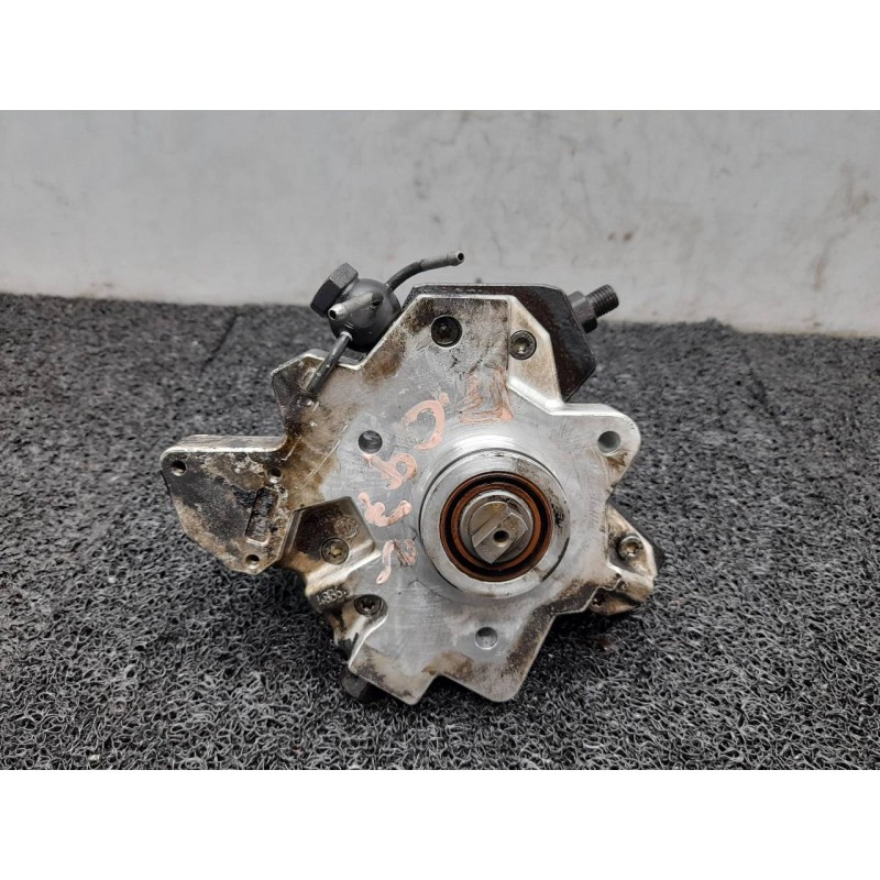 Recambio de bomba inyeccion para kia carens 2.0 crdi lx monovolumen referencia OEM IAM 4