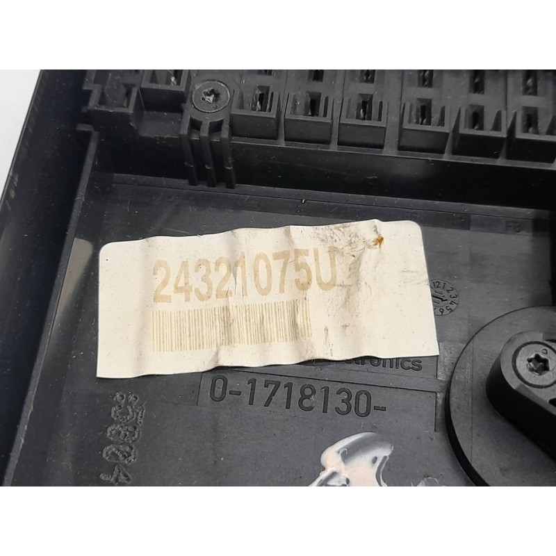 Recambio de caja reles / fusibles para volkswagen golf vi (5k1) gtd referencia OEM IAM 1K0937125 2432107U - Negro 4