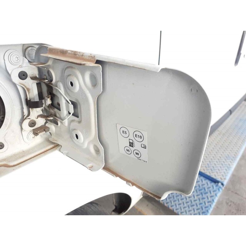 Recambio de tapa exterior combustible para dacia dokker essential referencia OEM IAM 2