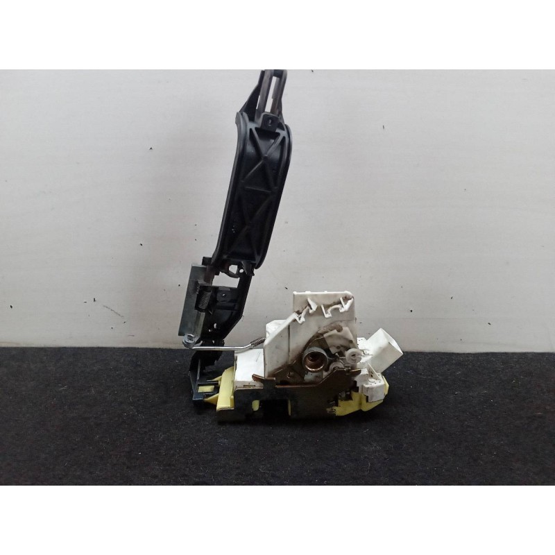 Recambio de cerradura puerta trasera izquierda para ford focus berlina (cak) ambiente referencia OEM IAM XS41A26413BH  
