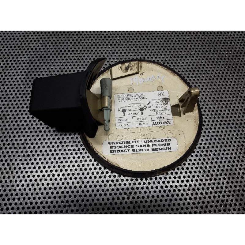 Recambio de tapa exterior combustible para opel astra h berlina enjoy referencia OEM IAM 13111597 062007 2
