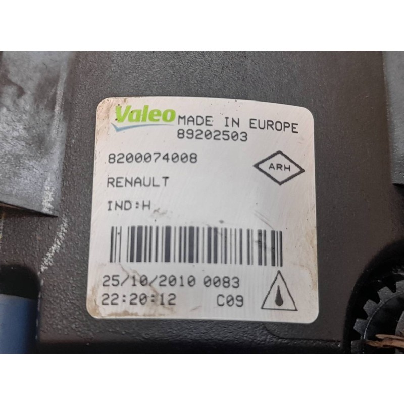Recambio de faro antiniebla izquierdo para dacia duster ambiance 4x2 referencia OEM IAM 8200074008 2