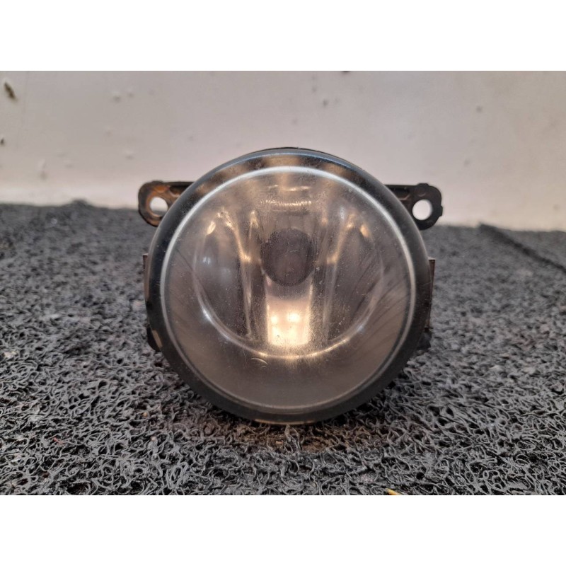 Recambio de faro antiniebla derecho para dacia duster ambiance 4x2 referencia OEM IAM 8200074008  
