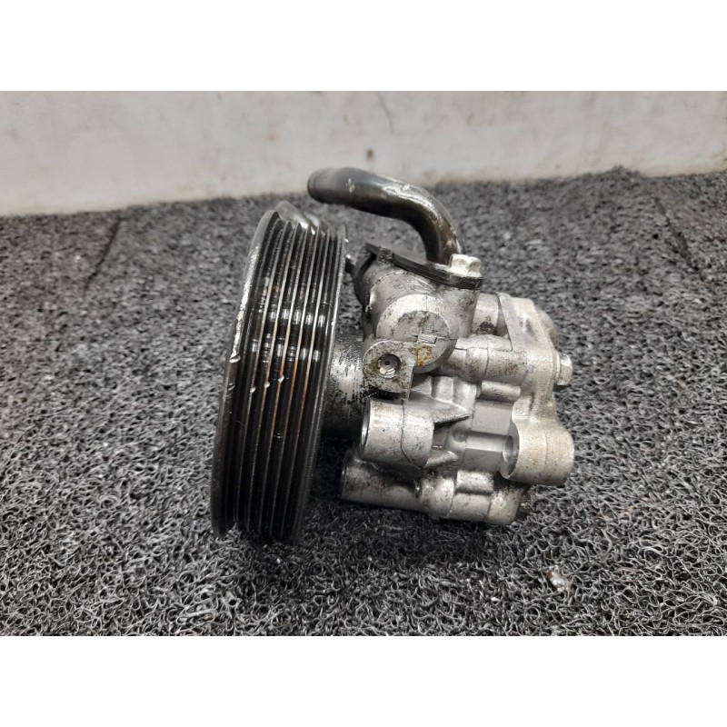 Recambio de bomba direccion para kia carens 2.0 crdi lx monovolumen referencia OEM IAM 5Z081  
