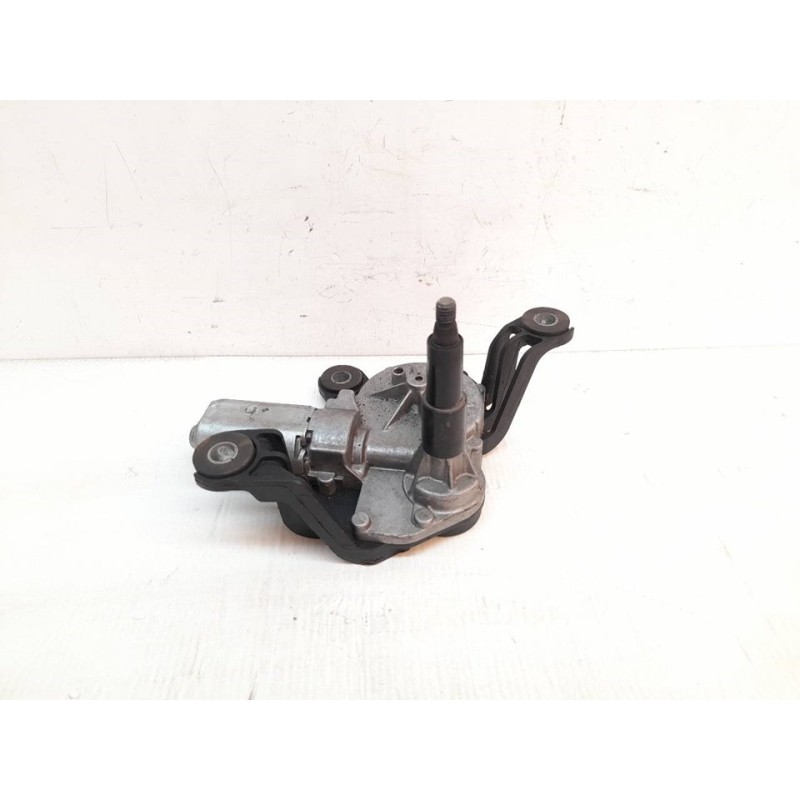 Recambio de motor limpia trasero para opel astra h caravan innovation referencia OEM IAM 13105981 0390201591 BOSCH