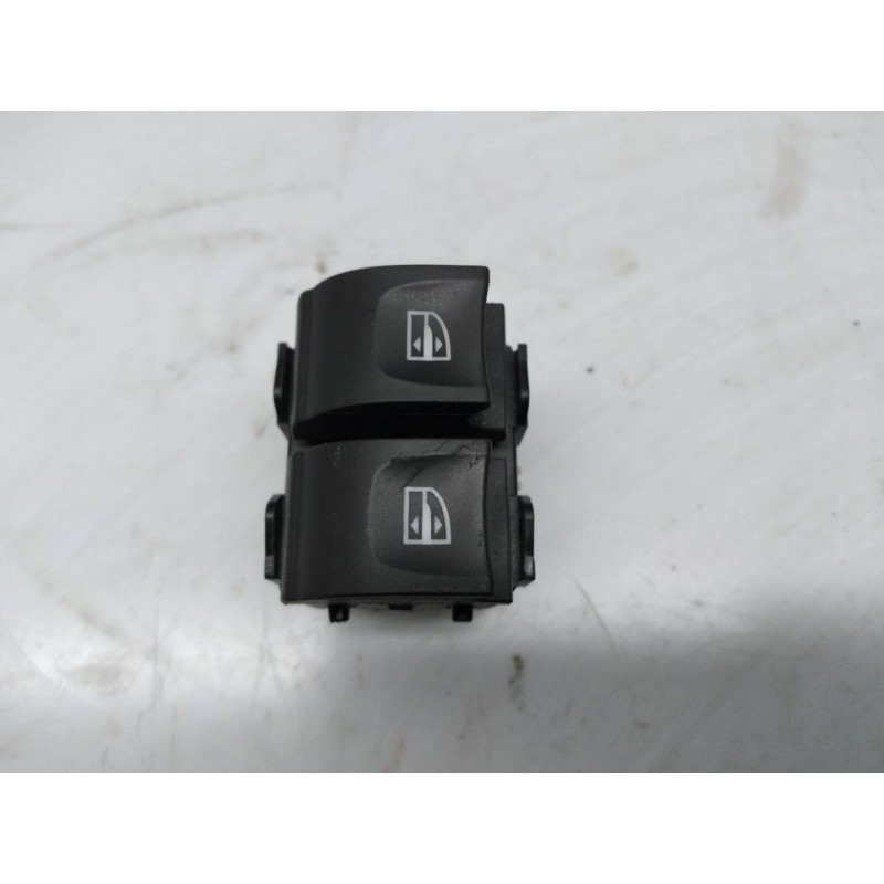 Recambio de mando elevalunas delantero izquierdo para dacia sandero iii stepway comfort referencia OEM IAM 254118044R  