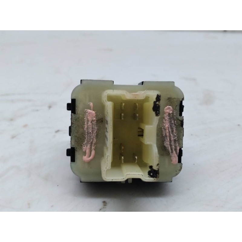 Recambio de mando elevalunas delantero izquierdo para dacia sandero iii stepway comfort referencia OEM IAM 254118044R - Rojo 2