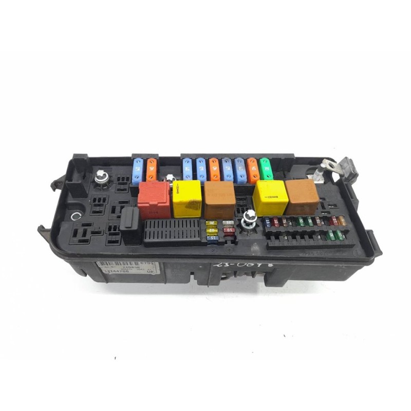 Recambio de caja reles / fusibles para opel vectra c berlina club referencia OEM IAM 13144708 519065023 