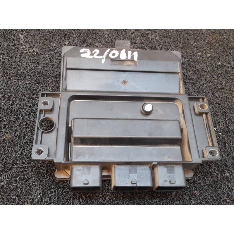 Recambio de centralita motor uce para dacia duster ambiance 4x2 referencia OEM IAM 8201002106 8201083336 3