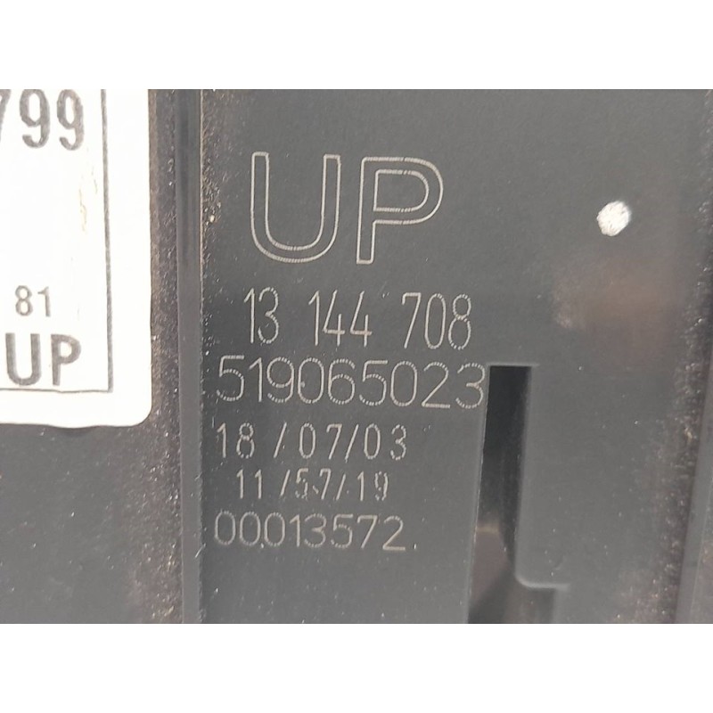 Recambio de caja reles / fusibles para opel vectra c berlina club referencia OEM IAM 13144708 519065023 2