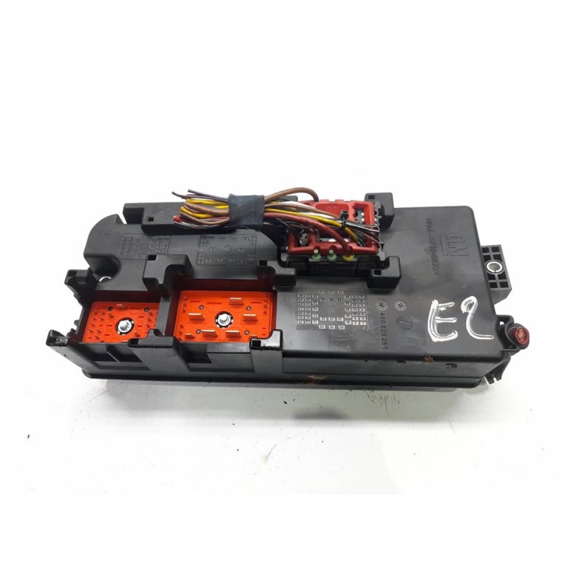 Recambio de caja reles / fusibles para opel vectra c berlina club referencia OEM IAM 13144708 519065023 3