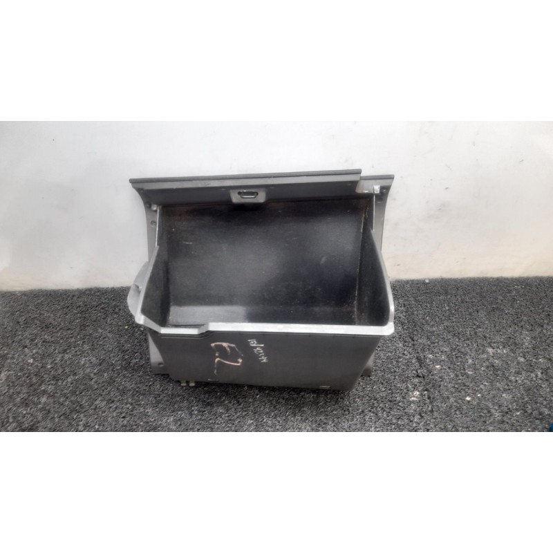 Recambio de guantera para toyota prius (nhw20) sol referencia OEM IAM - Blanco 2