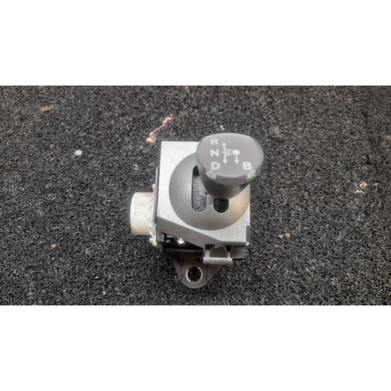 Recambio de palanca cambio para toyota prius (nhw20) sol referencia OEM IAM - Blanco 3