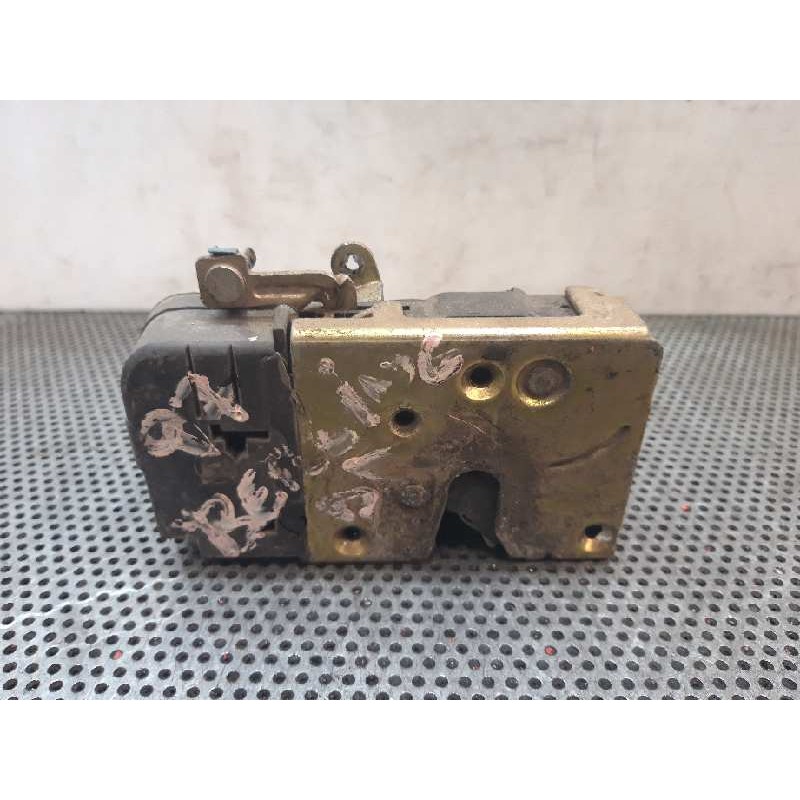Recambio de cerradura puerta delantera derecha para citroën berlingo referencia OEM IAM 5
