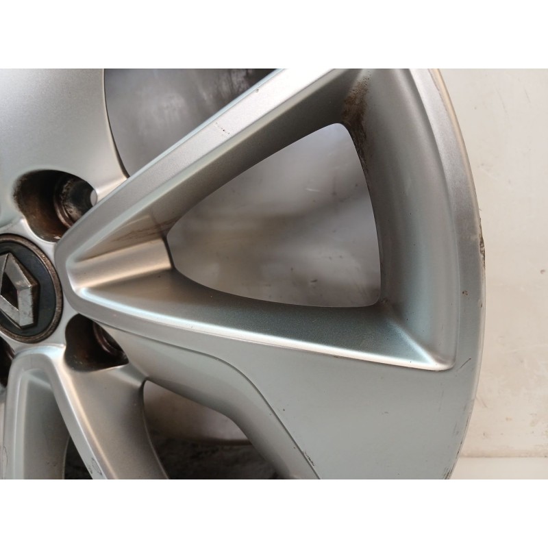 Recambio de llanta para renault clio iv limited referencia OEM IAM 403009007R - Blanco 3