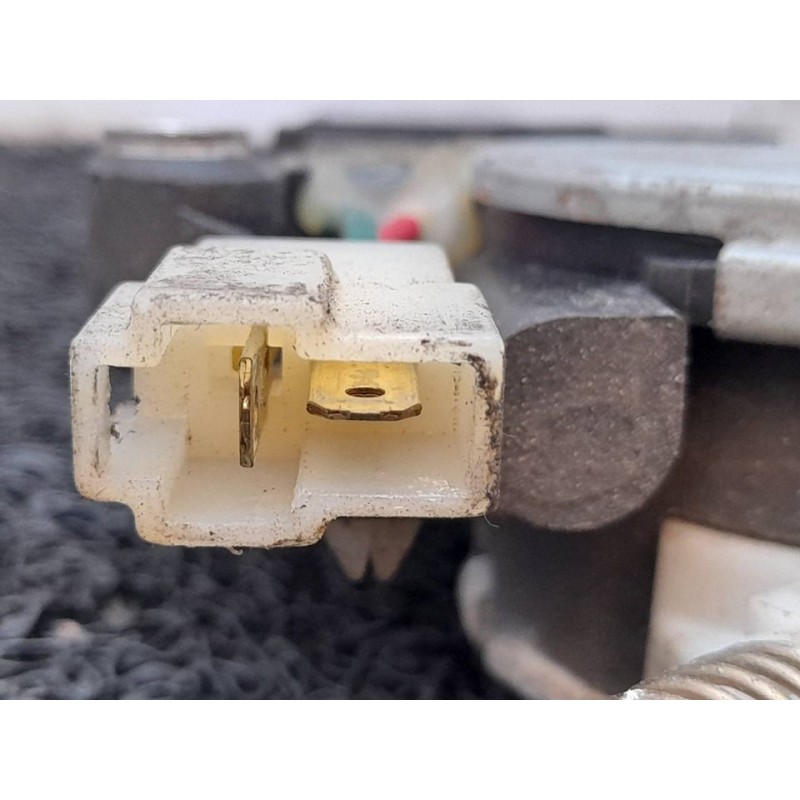 Recambio de elevalunas delantero derecho para mitsubishi space wagon (d00w) 2.0 referencia OEM IAM MB517476 - Negro 3